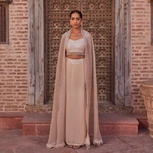 NIDHIKA SHEKHAR UJWAL UTSAAV LEHENGA SMALL